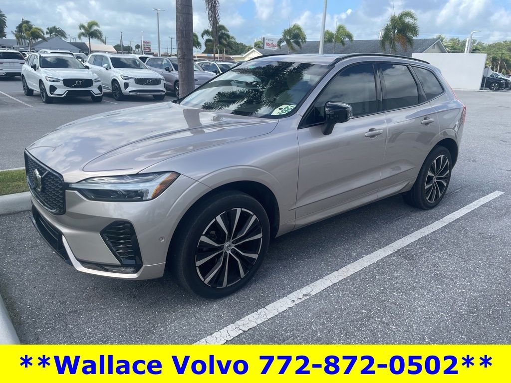 2024 Volvo XC60 B5 Plus Dark Theme AWD's photo
