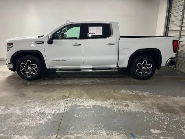 Used 2025 Summit White GMC SLT image 5