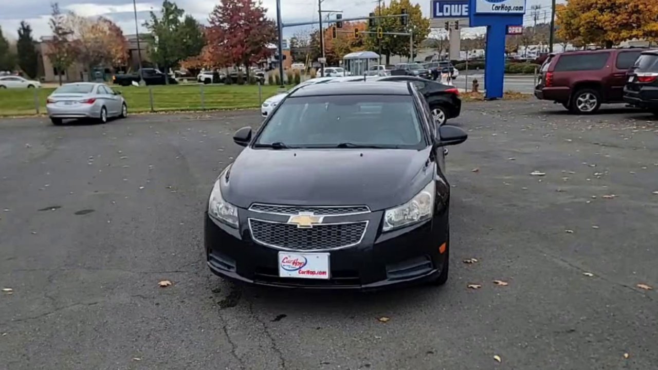 2013 Chevrolet Cruze LS photo 3