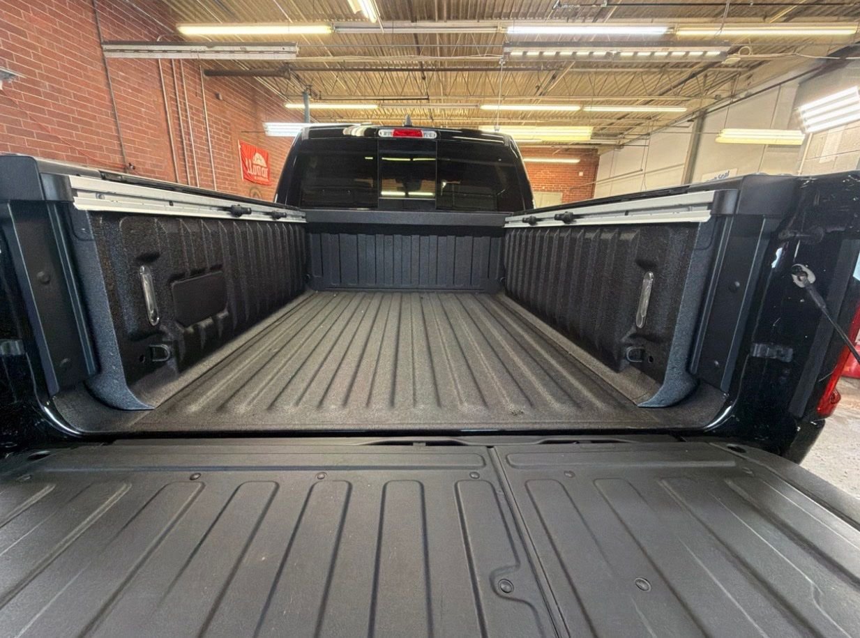 New 2026 Diamond Black Crystal Pearl-Coat Exterior Paint RAM Laramie image 15