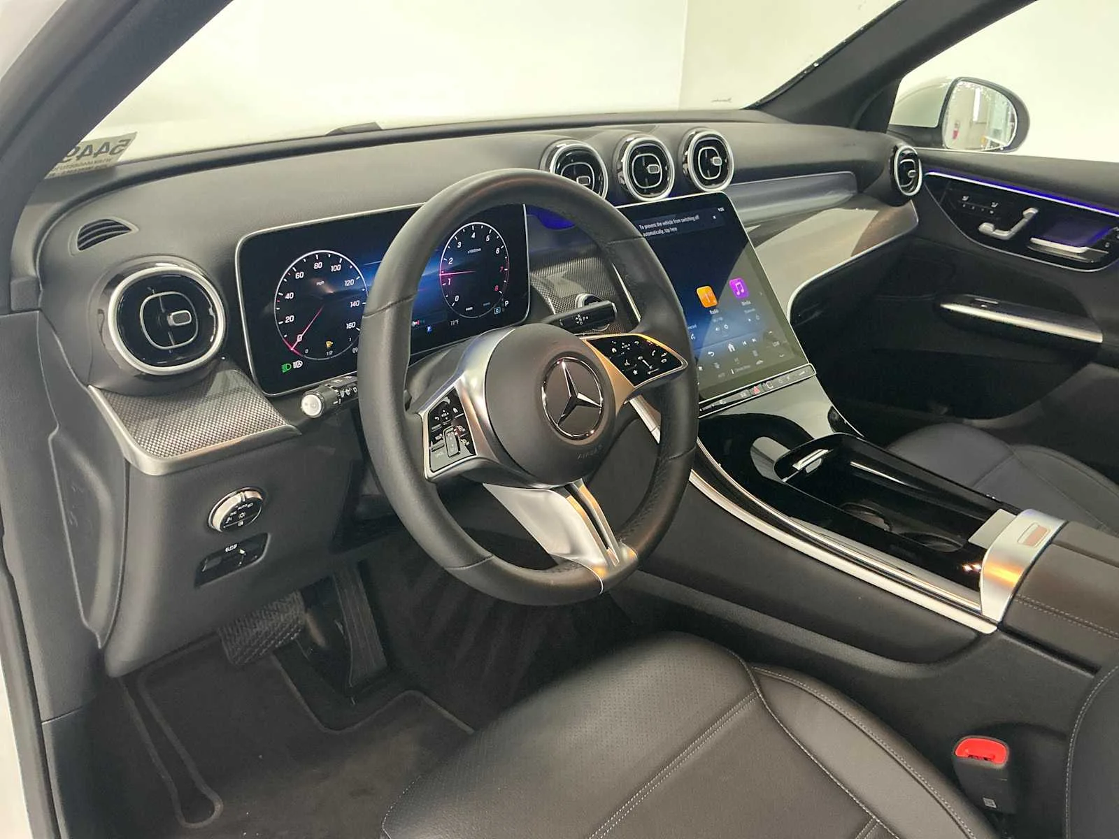 Certified Used 2026 Polar White Mercedes-Benz GLC 300 image 13