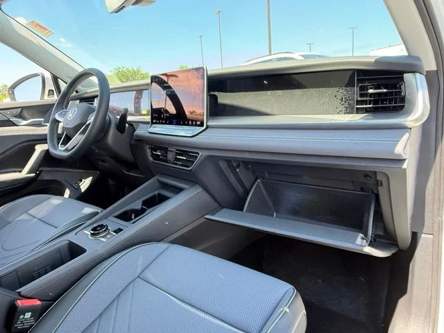 New 2026 White Volkswagen 2.0T SE image 12