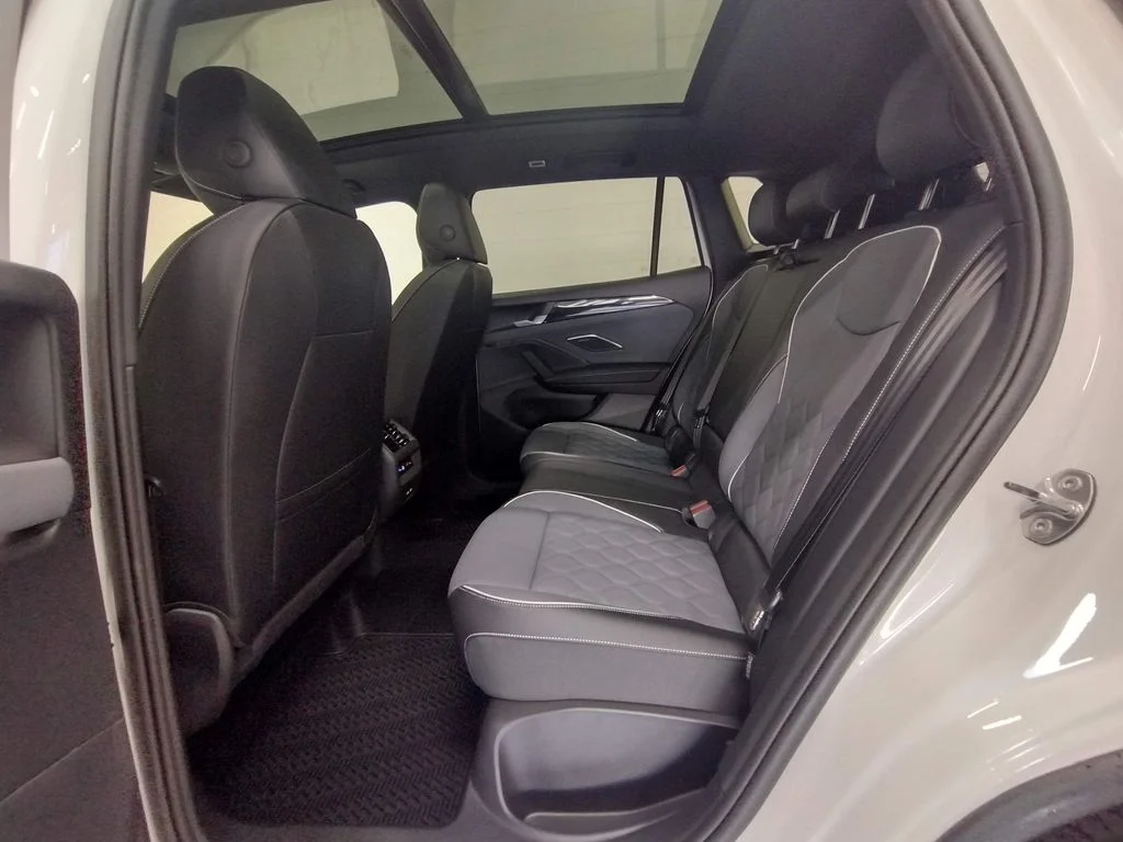 New 2026 White Volkswagen 2.0T SEL R-Line Turbo image 37