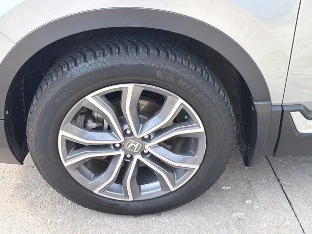 Used 2022 Silver Honda Touring image 10