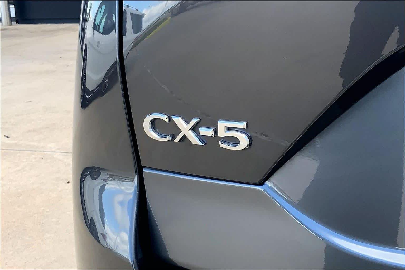 Used 2021 Machine Gray Metallic Mazda Grand Touring image 28