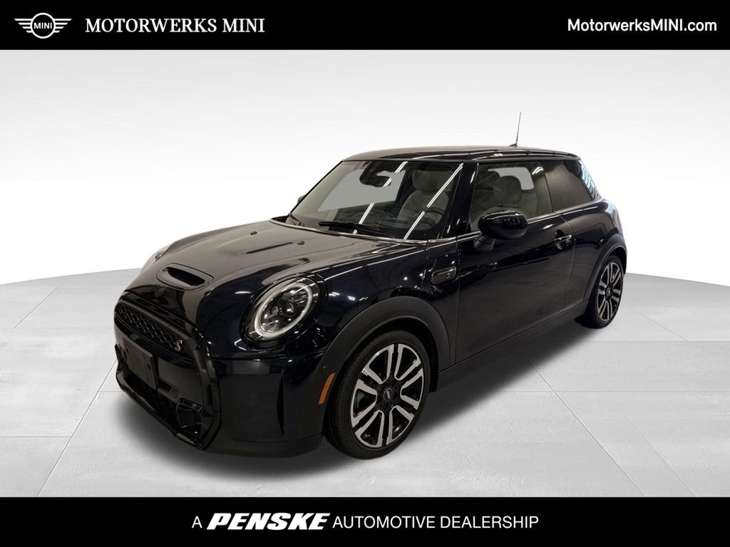 Certified Used 2023 MINI Yours Enigmatic Black met MINI  image 1