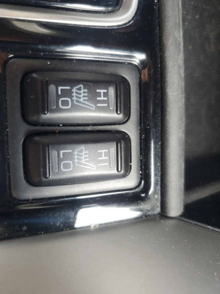 Used 2025 White Mitsubishi SE image 24