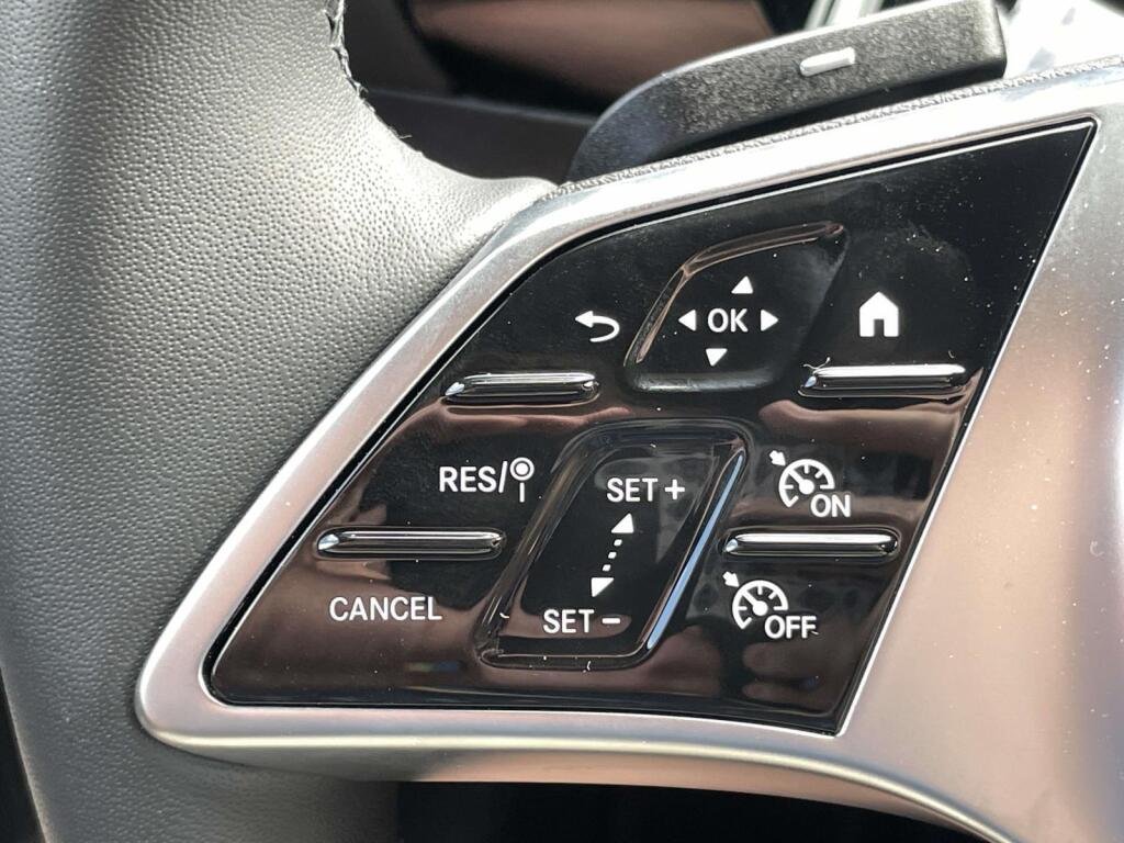 New 2026 Mountain Grey Metallic Mercedes-Benz GLA 250 image 32