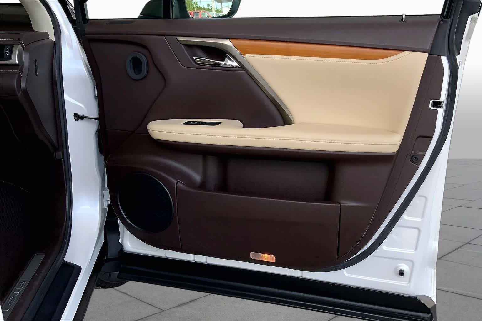 Used 2020 Eminent White Pearl Lexus  image 23