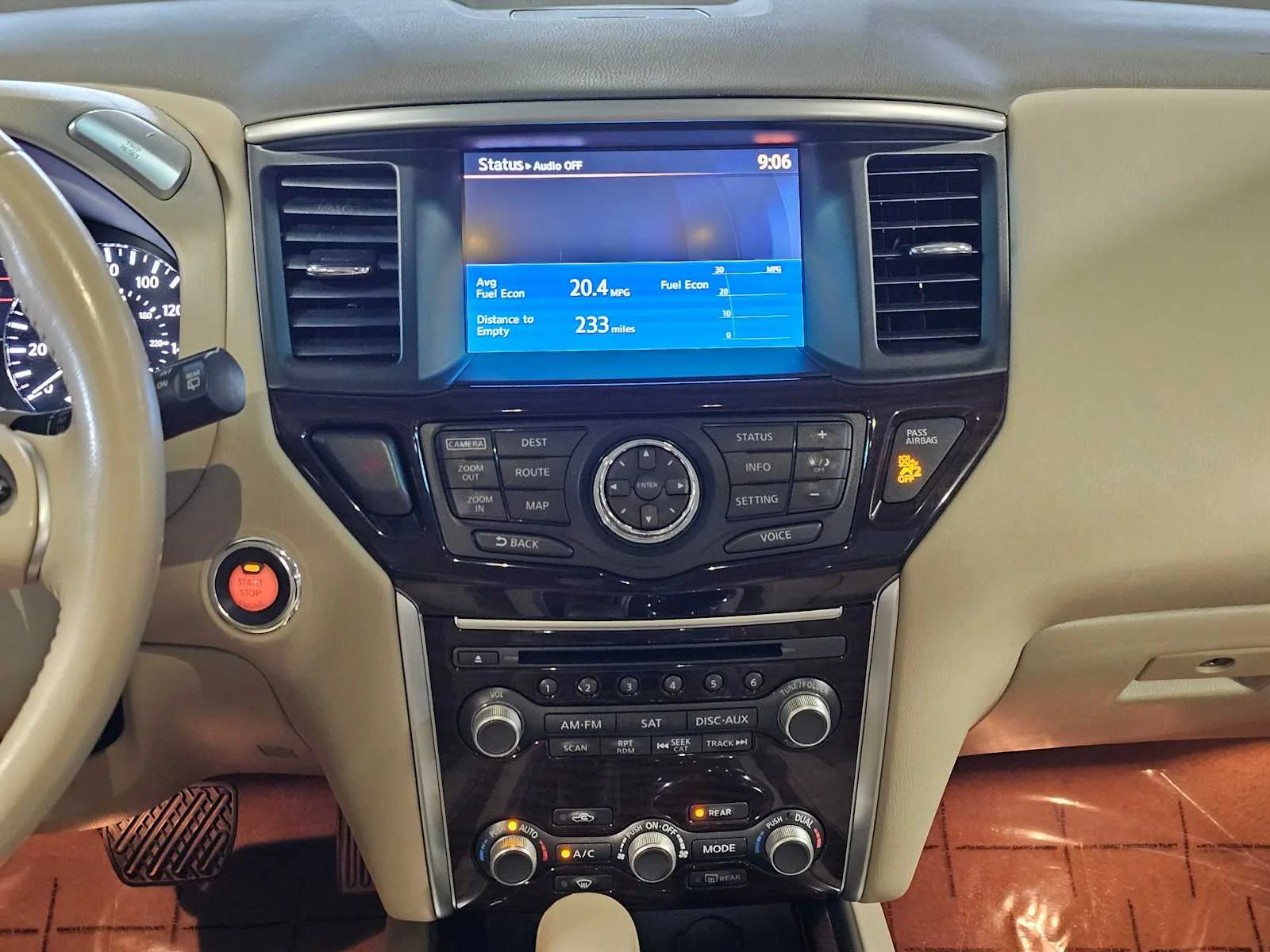 Used 2014 Dark Slate Nissan Platinum image 10