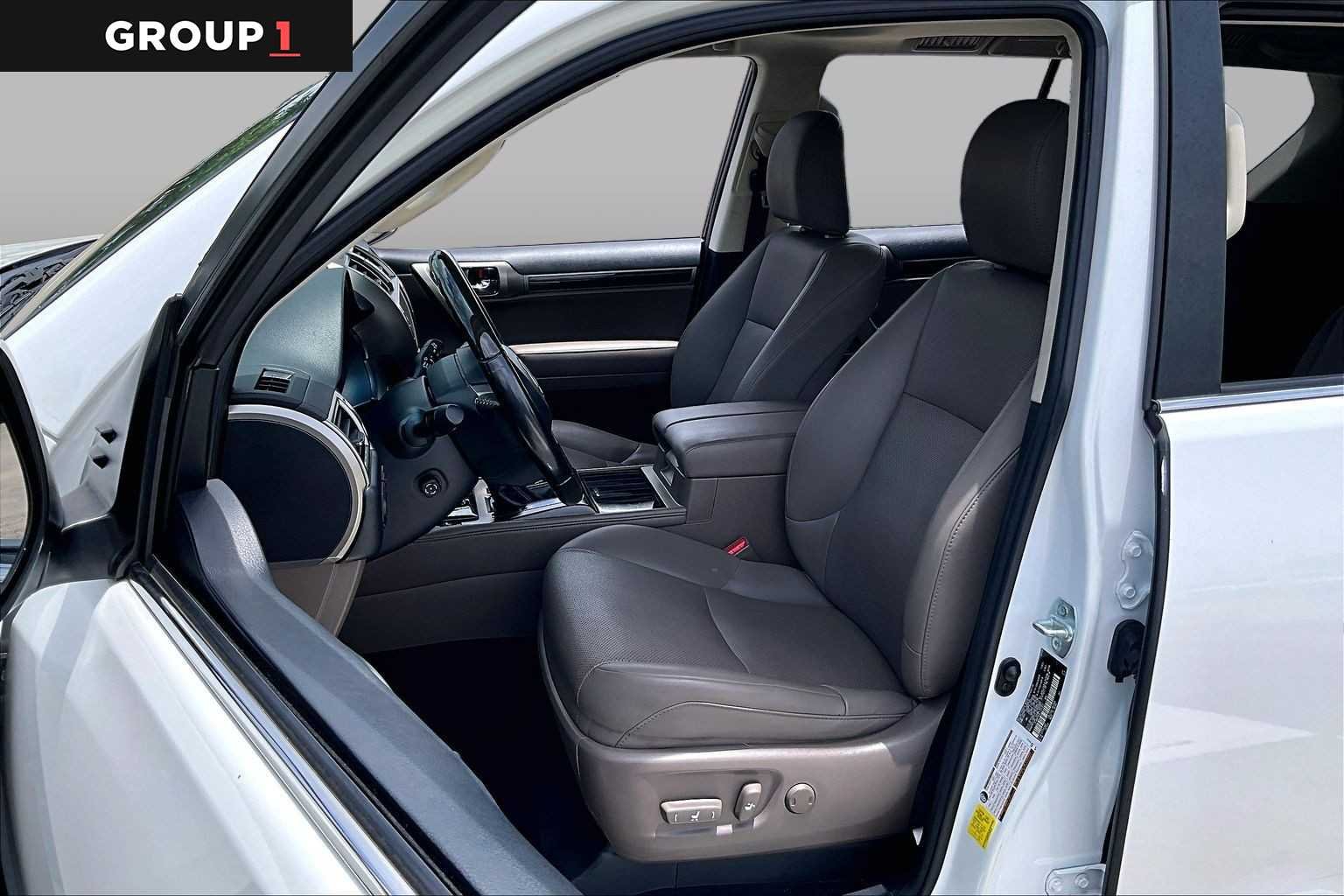 Used 2020 Starfire Pearl Lexus Premium image 7