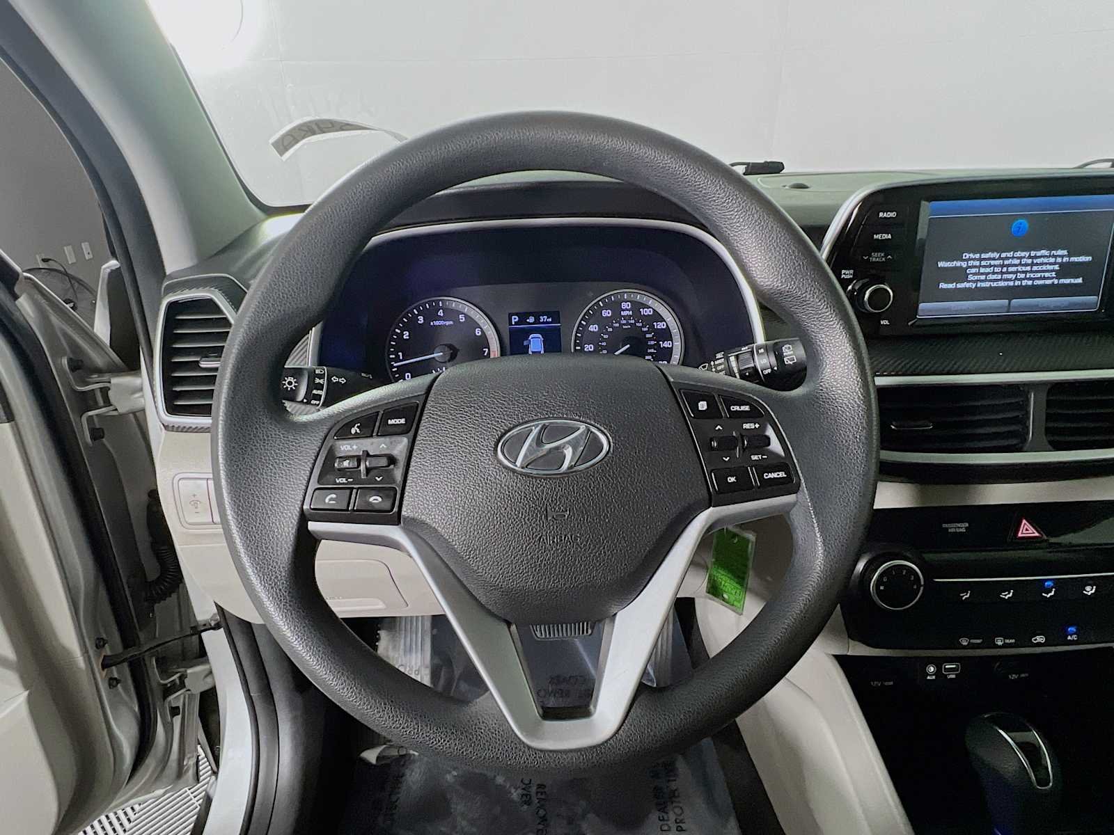 Used 2020 Stellar Silver Hyundai SE image 11
