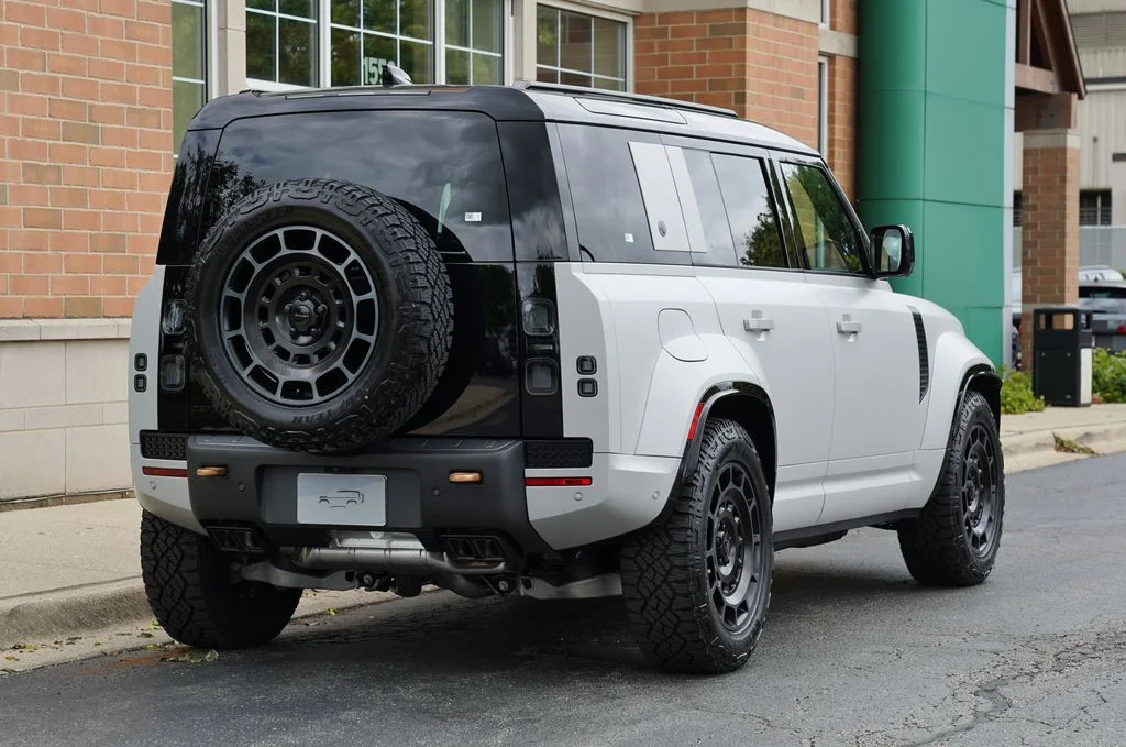 New 2026 Borasco Grey Land Rover OCTA image 6