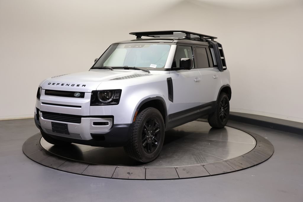 2022 Land Rover Defender S's photo