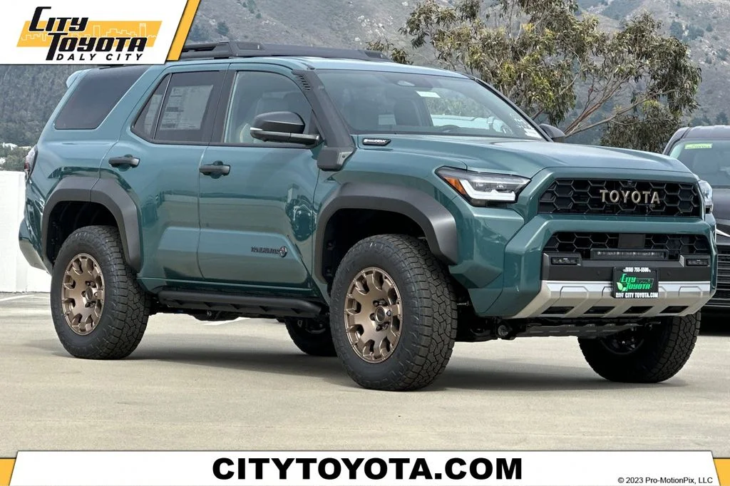 2026 Toyota 4Runner i-FORCE MAX 4Runner Trailhunter