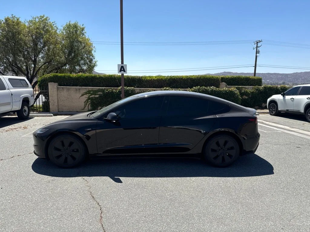 Used 2024  Tesla Base image 5