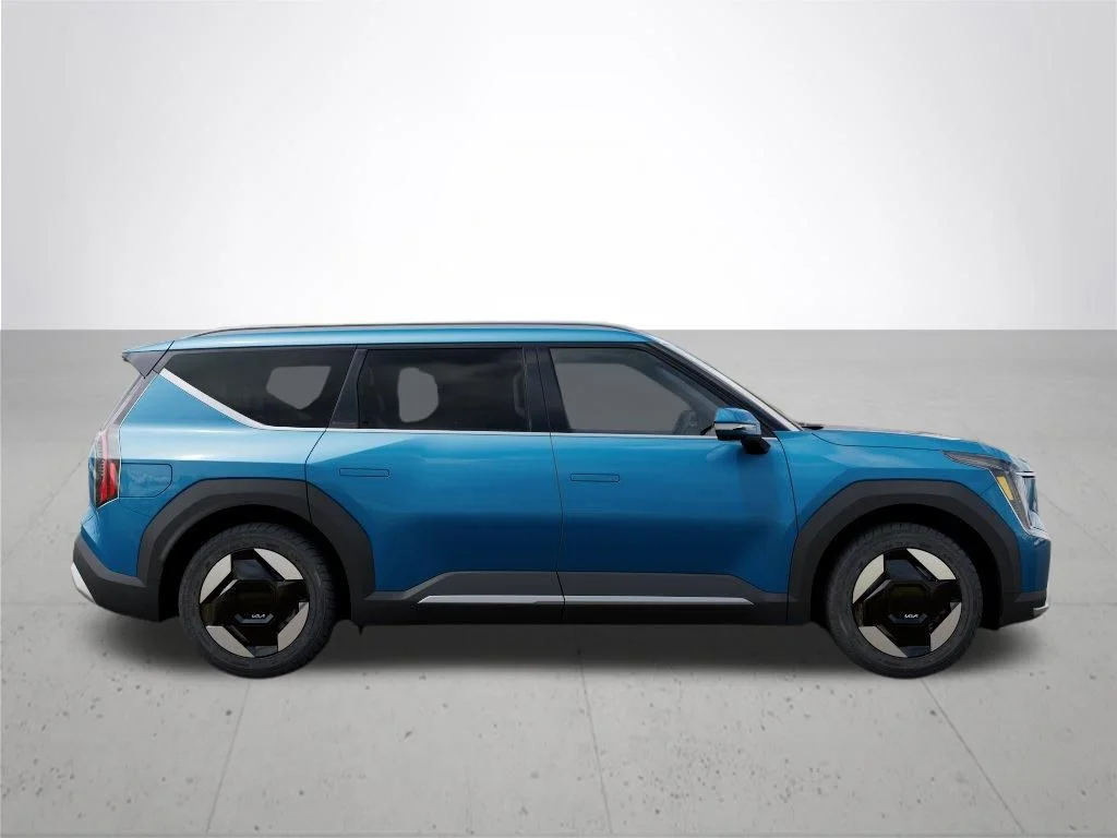 New 2026 Blue Kia Wind image 7