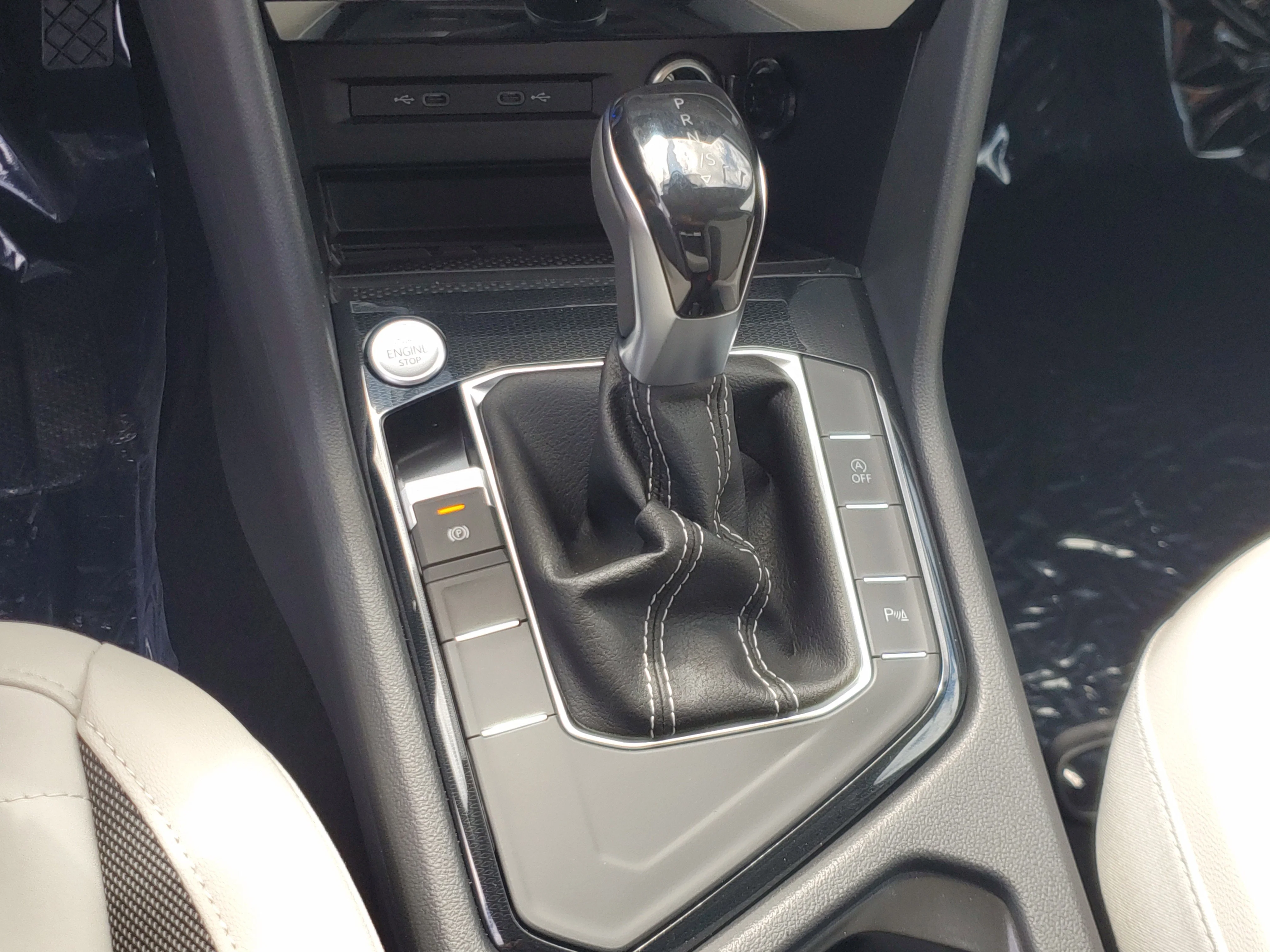 New 2026 Blue Volkswagen SE image 27
