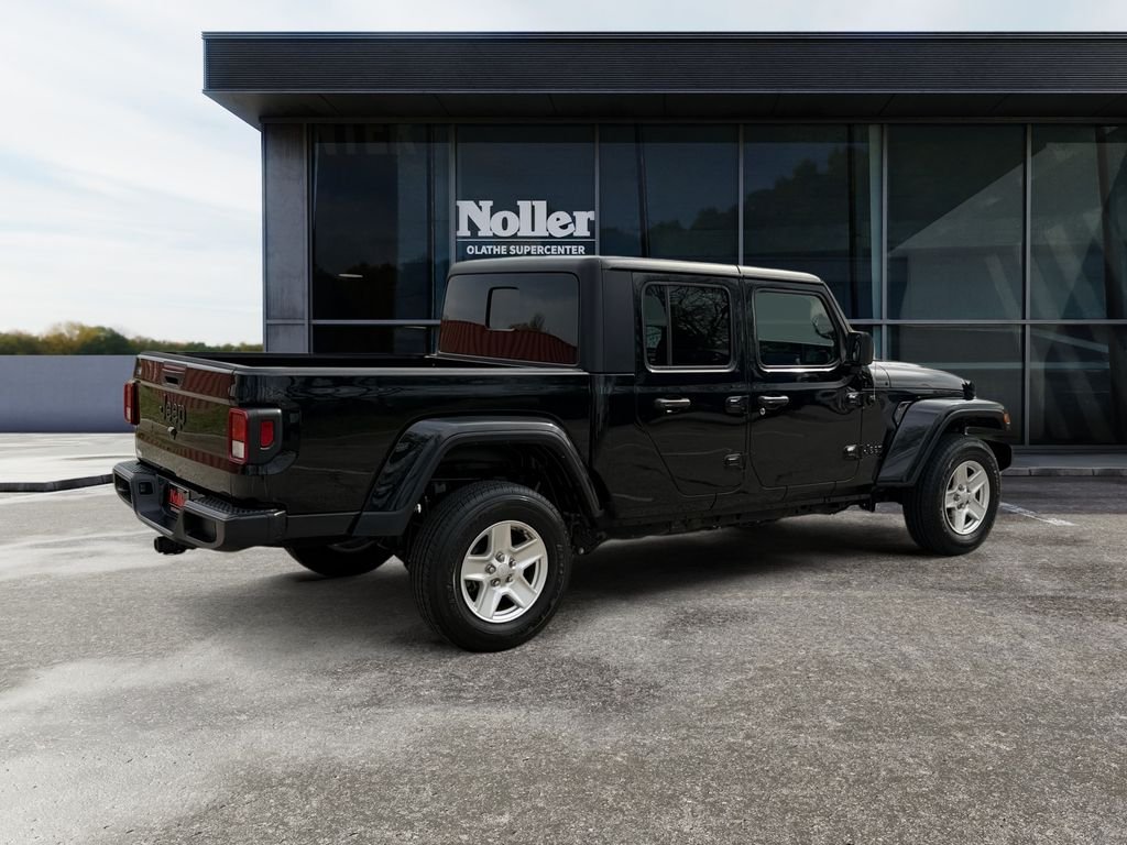 Used 2022 Jeep Gladiator Sport S with VIN 1C6HJTAG7NL167806 for sale in Kansas City