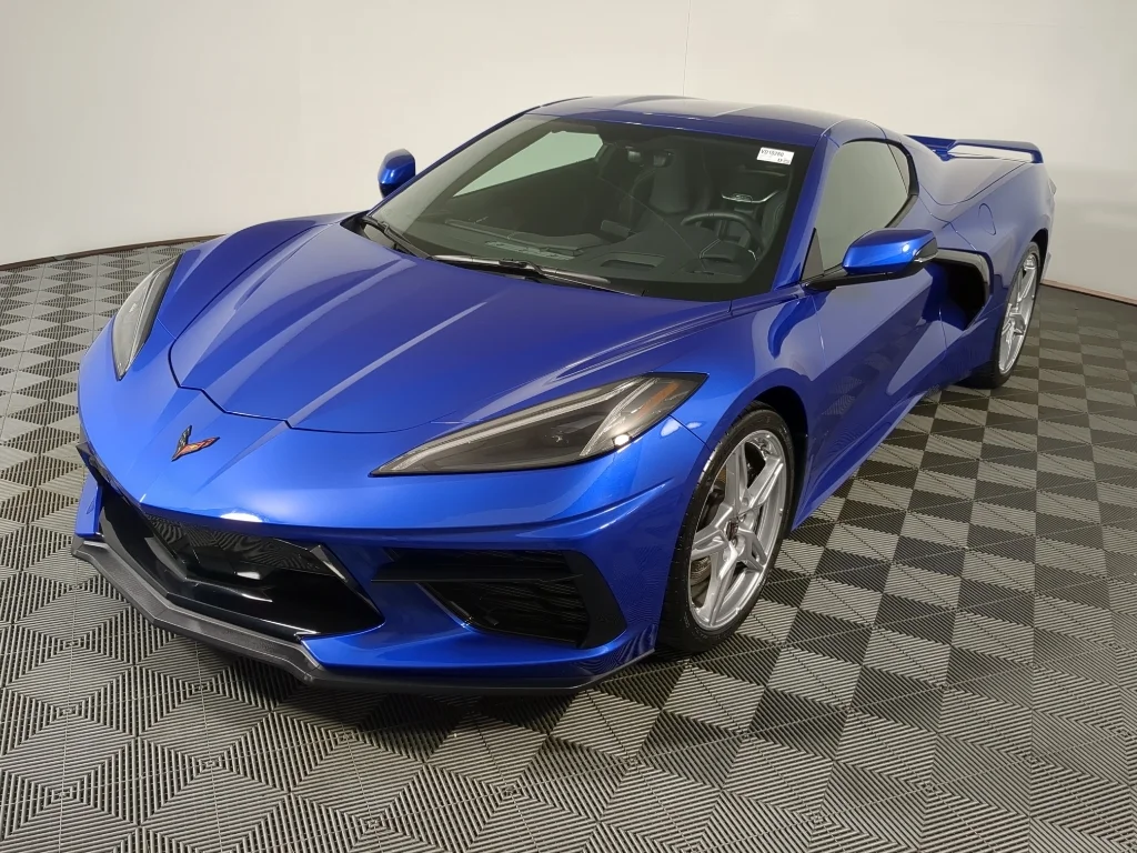 Used 2023 Elkhart Lake Blue Metallic Chevrolet 2LT image 7