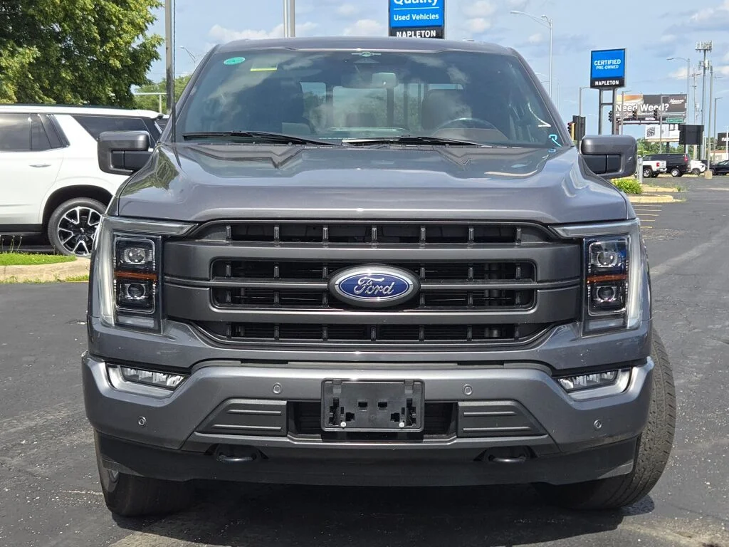 Used 2023 Gray Ford Lariat image 4