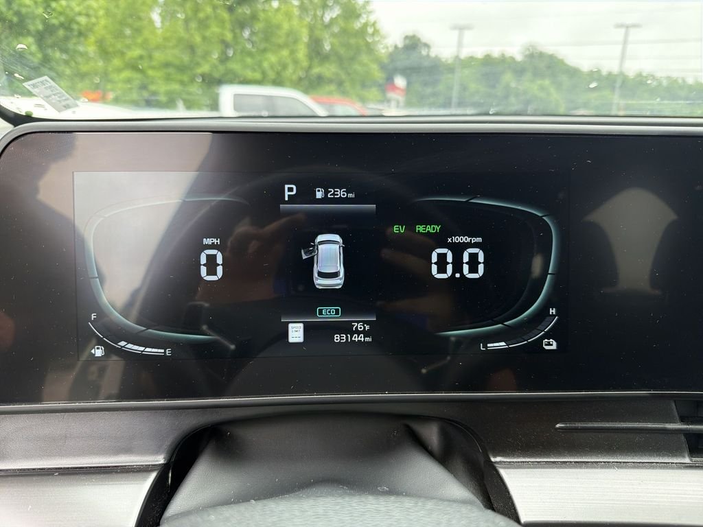 Used 2023 White Kia EX image 15