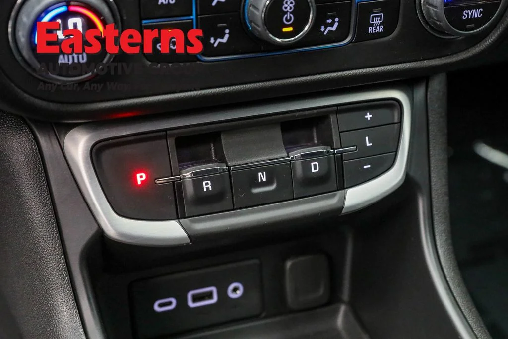Used 2023 White GMC SLE image 12