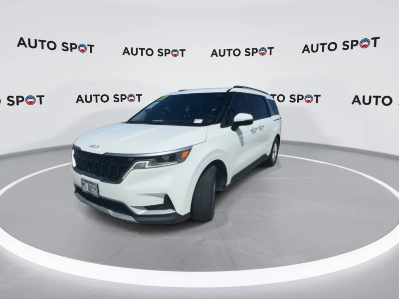 Used 2023 White Kia LX image 4