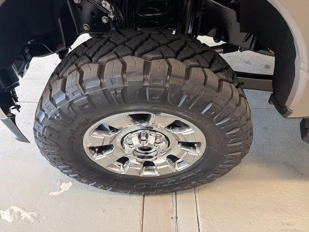 New 2027 Gray Ford Lariat image 5