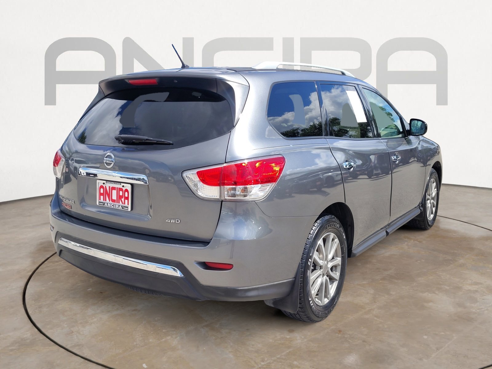 Used 2015 Gun Metallic Nissan S image 11