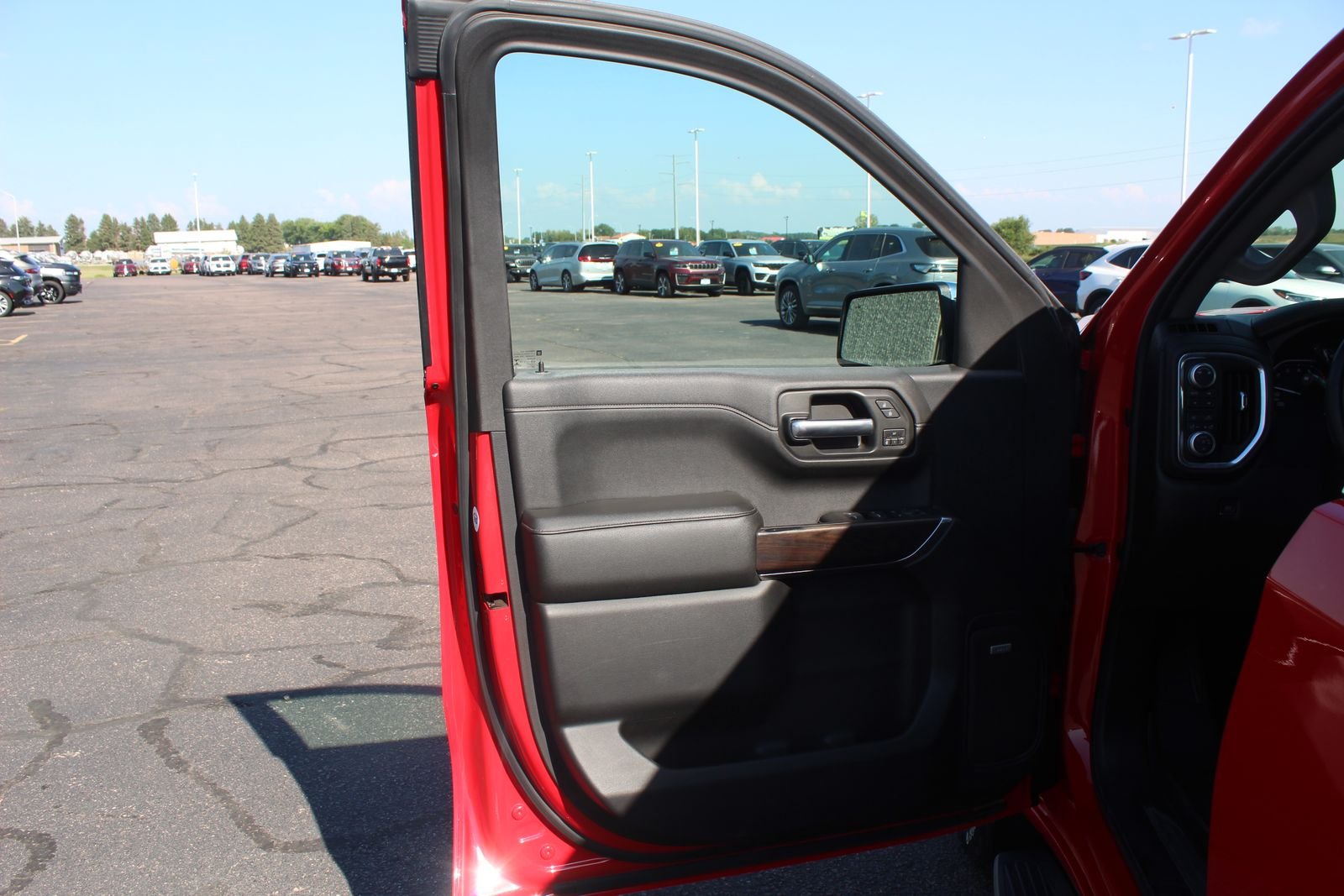 Used 2019 Cardinal Red GMC SLT image 12