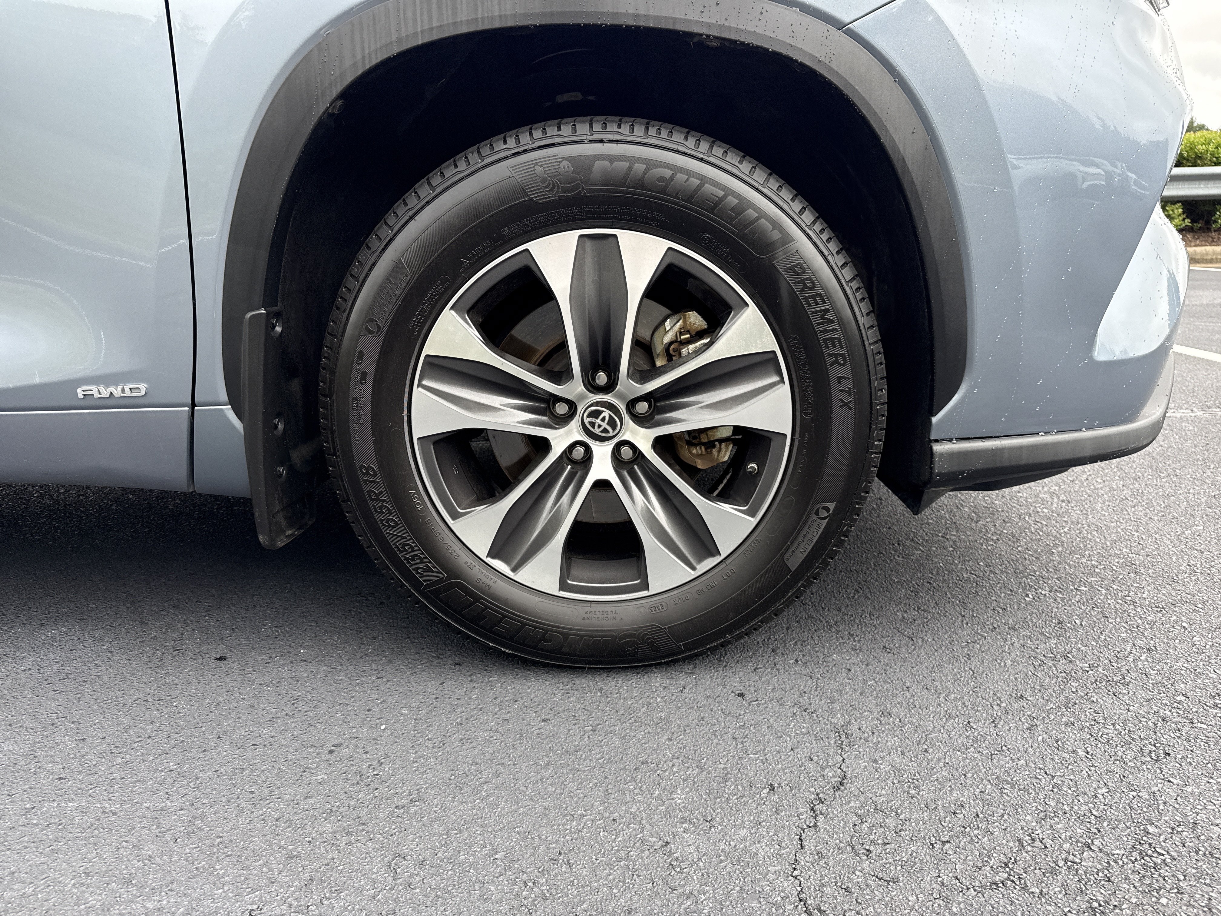 Used 2020 Moon Dust Toyota Hybrid XLE image 8