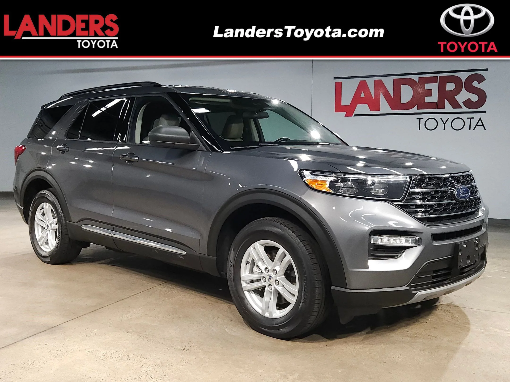 2021 Ford Explorer XLT 4WD's photo