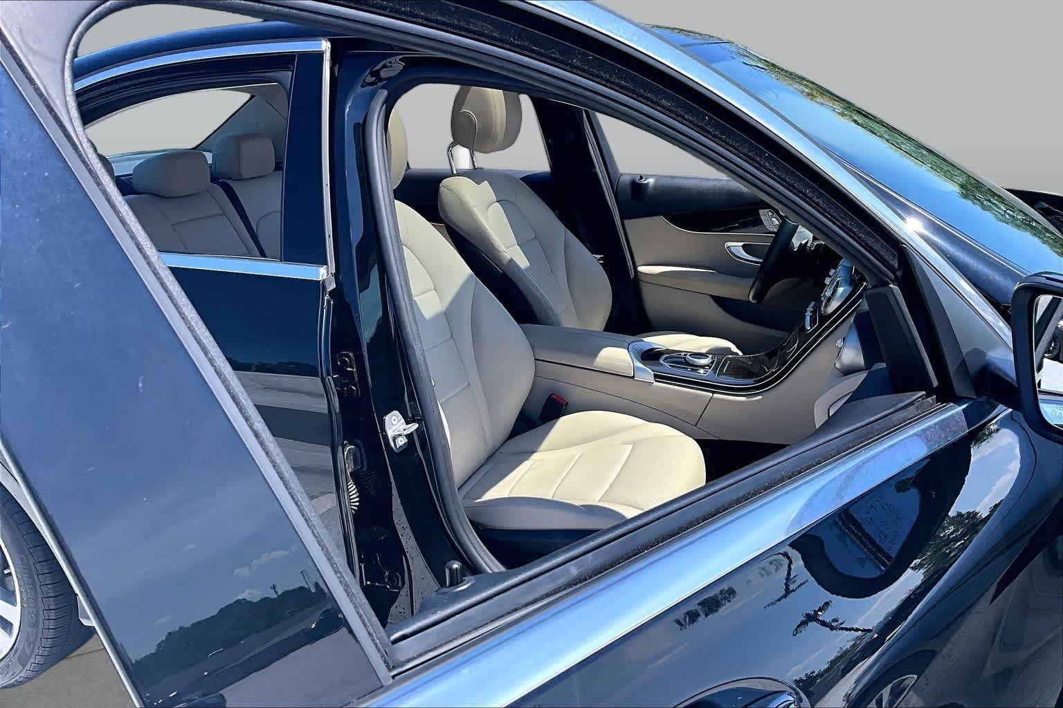 Used 2019 Obsidian Black Metallic Mercedes-Benz C 300 image 9