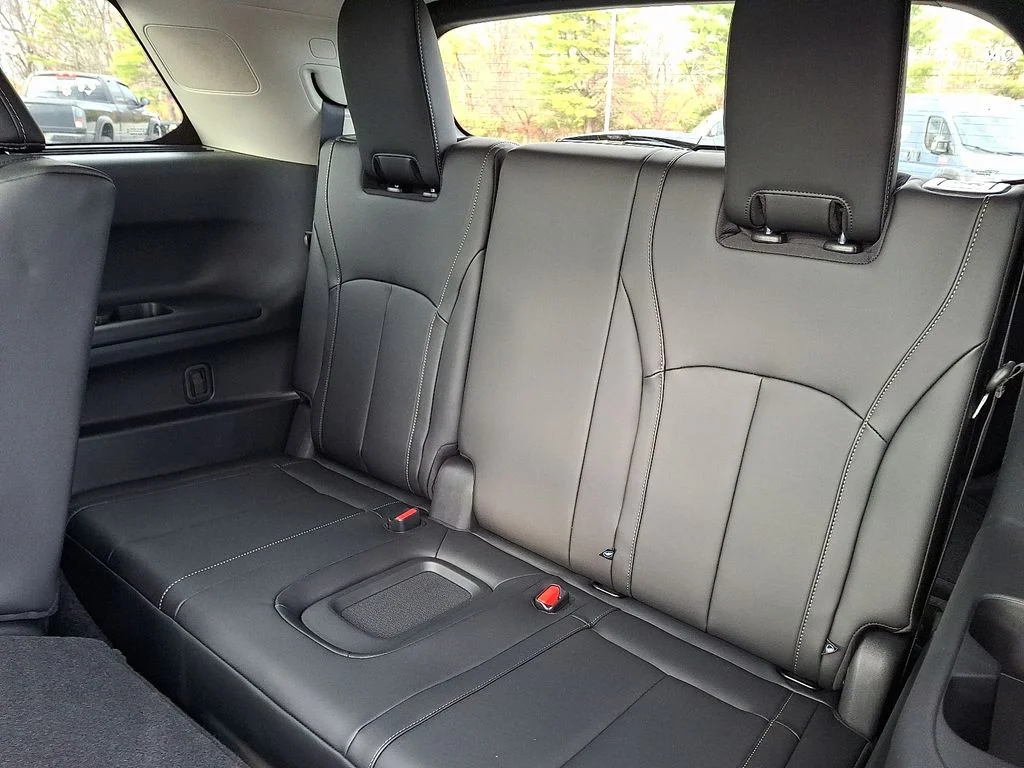 New 2026 Black INFINITI LUXE image 7