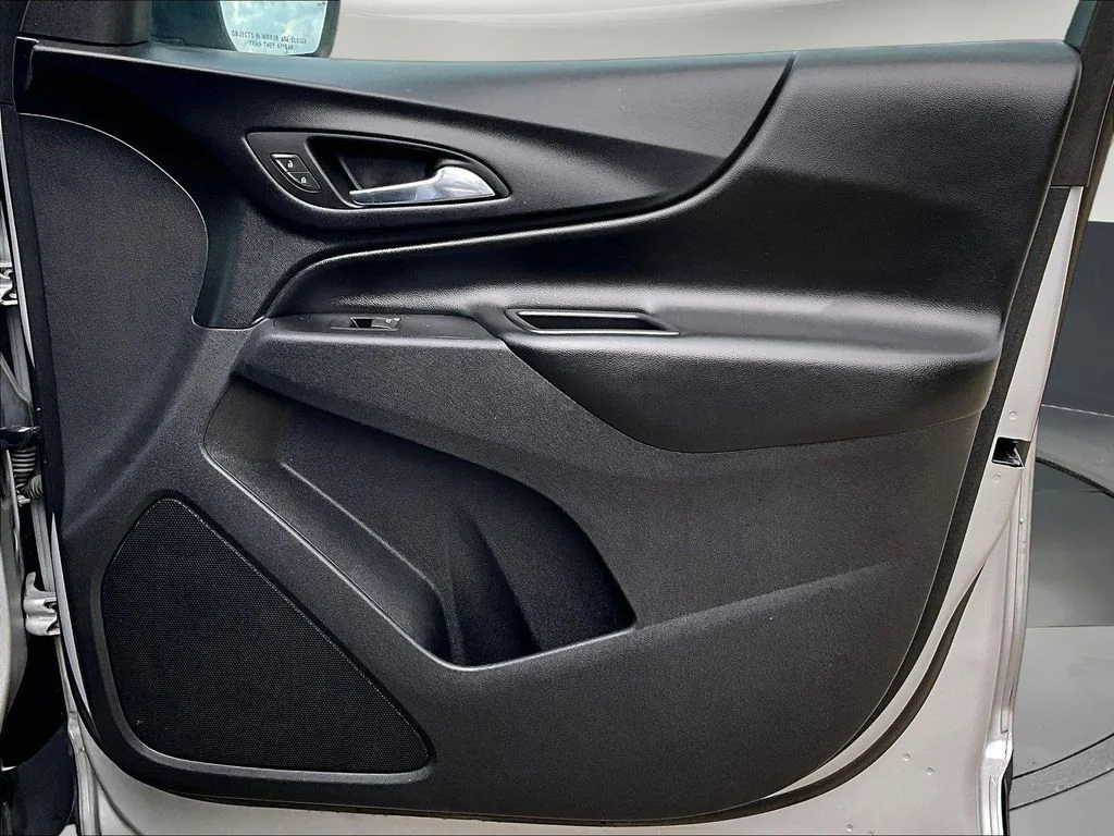 Used 2018 Silver Chevrolet LT image 32