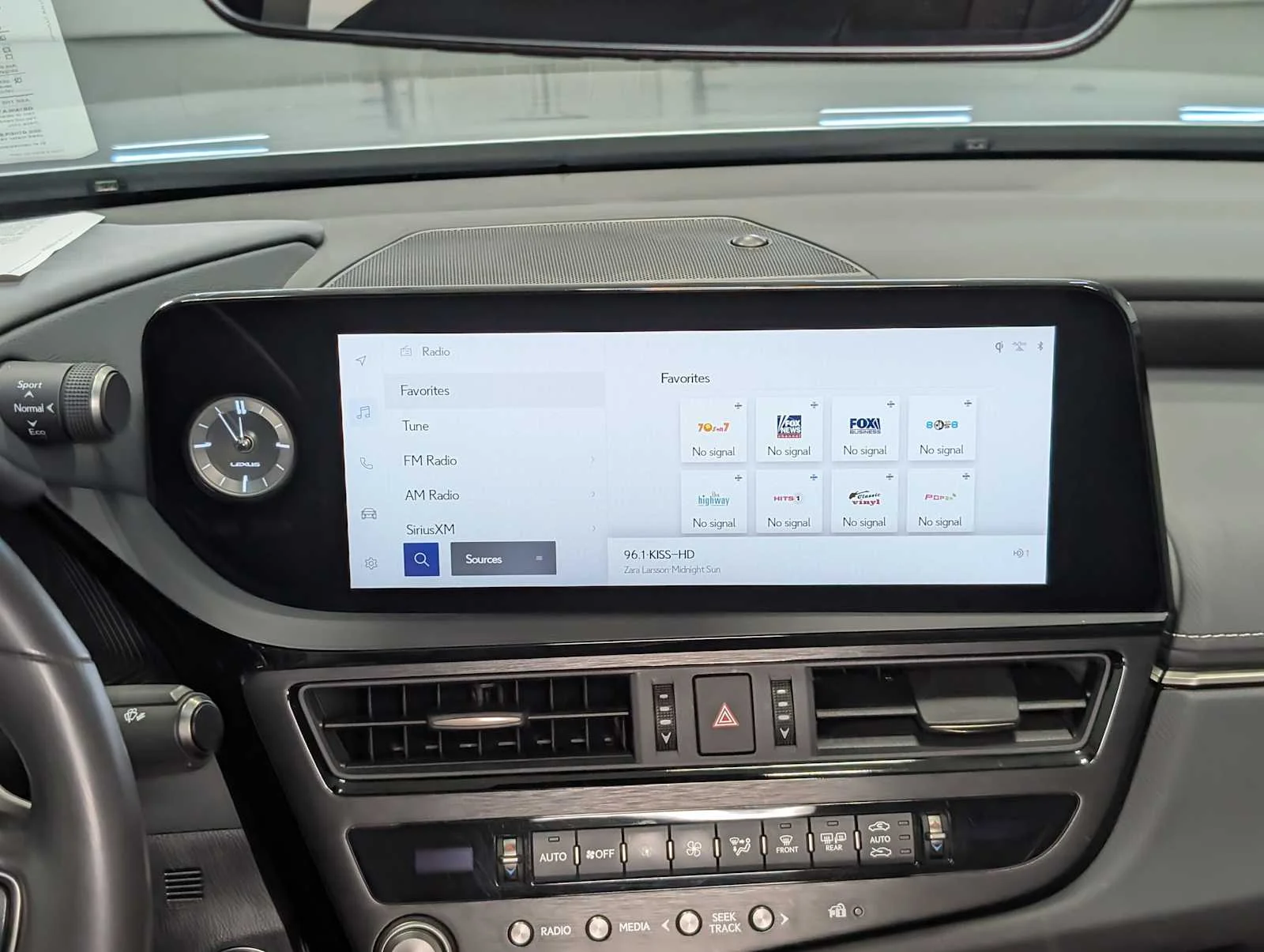 Used 2023 Iridium Lexus  image 19