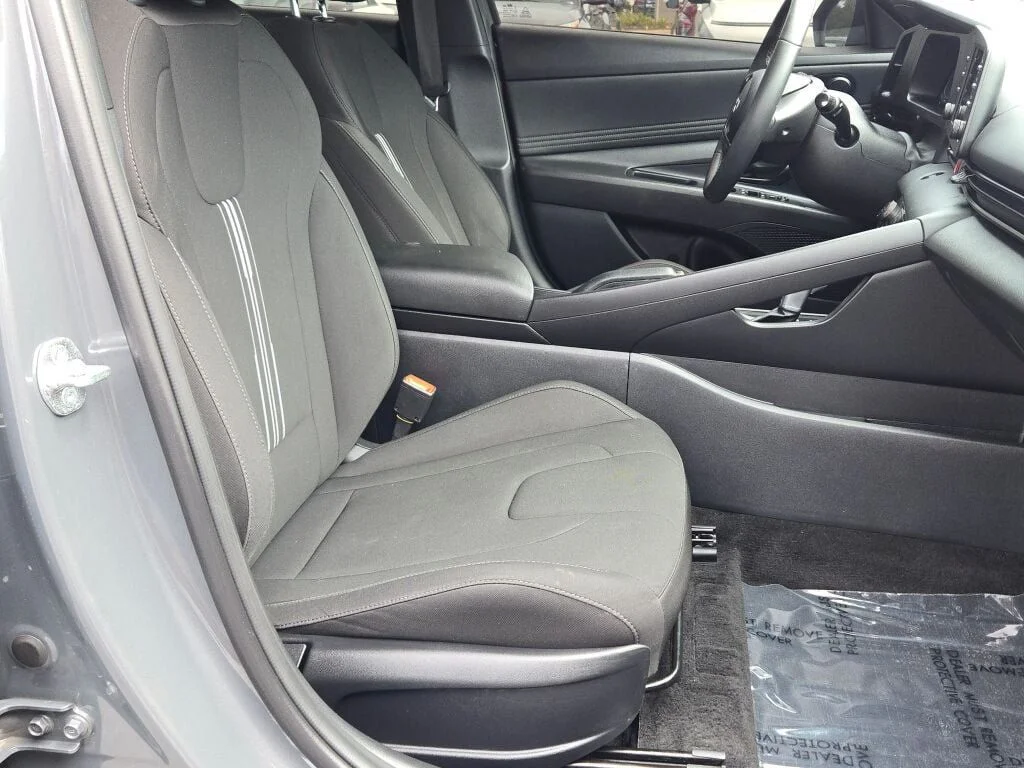 Used 2026 Gray Hyundai SEL Sport image 4