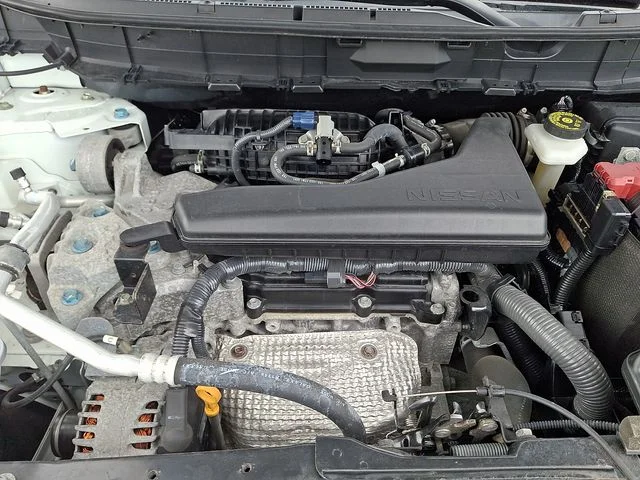 Used 2017 White Nissan SV image 29