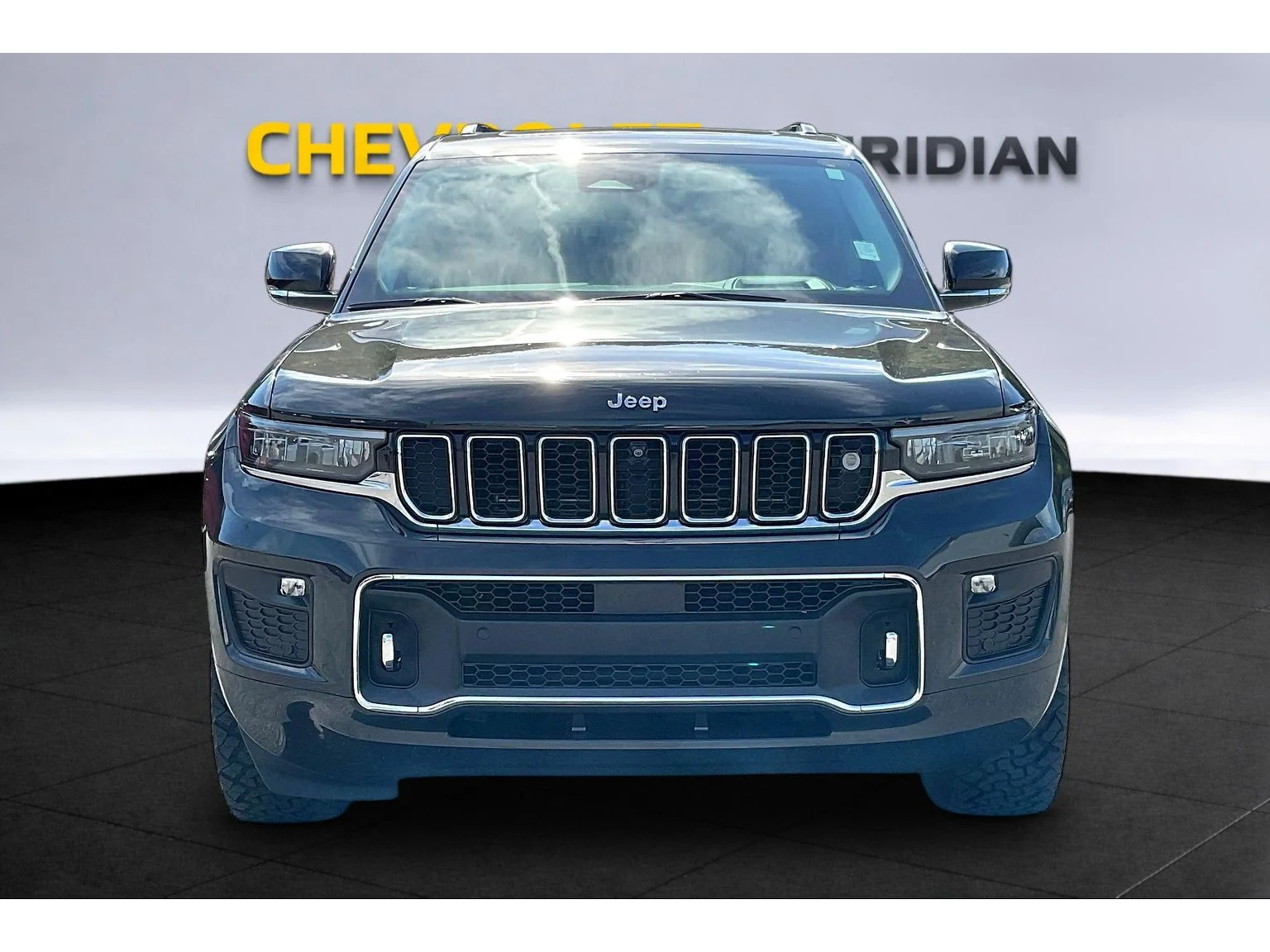 Used 2022 Gray Jeep Overland image 3
