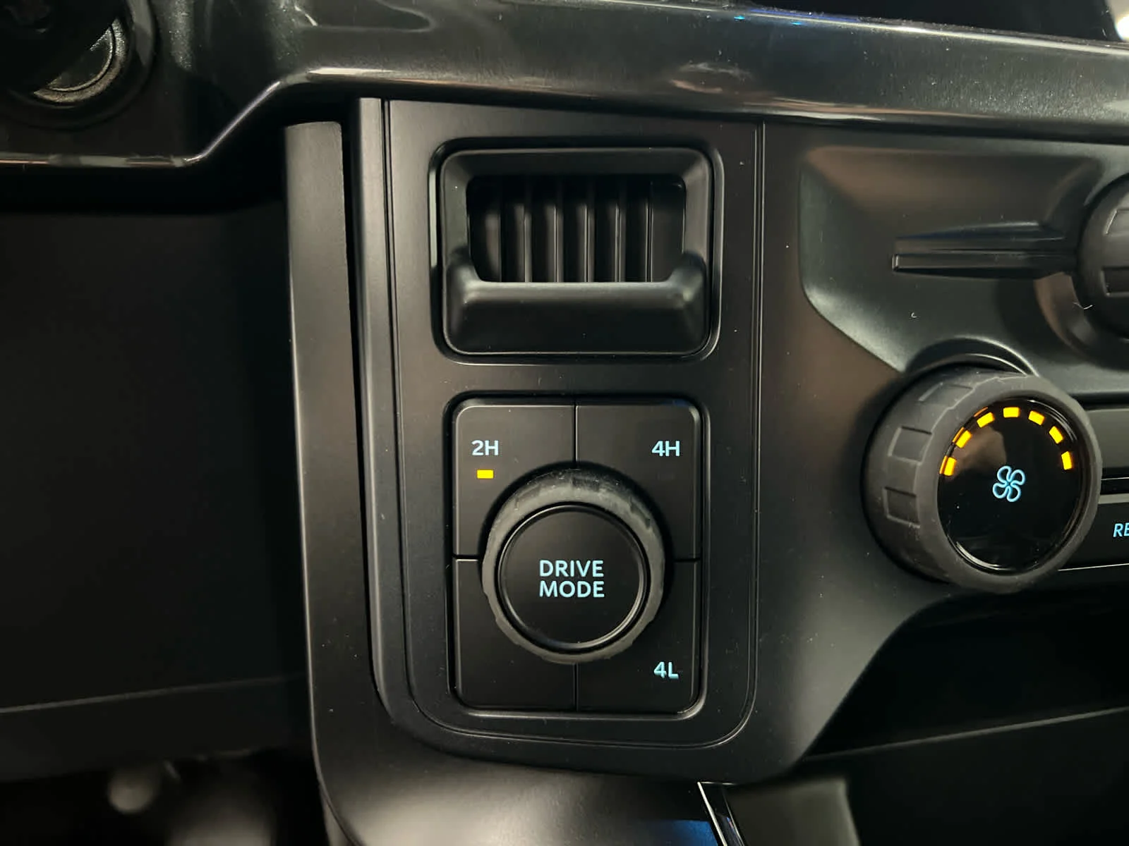 New 2026 Carbonized Gray Metallic Ford STX 4WD Supercrew 5.5 Box image 20