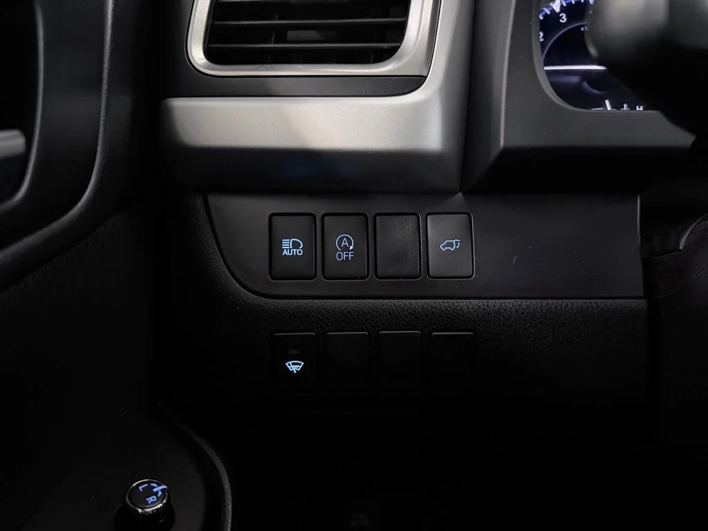 Used 2019 Black Toyota XLE image 21