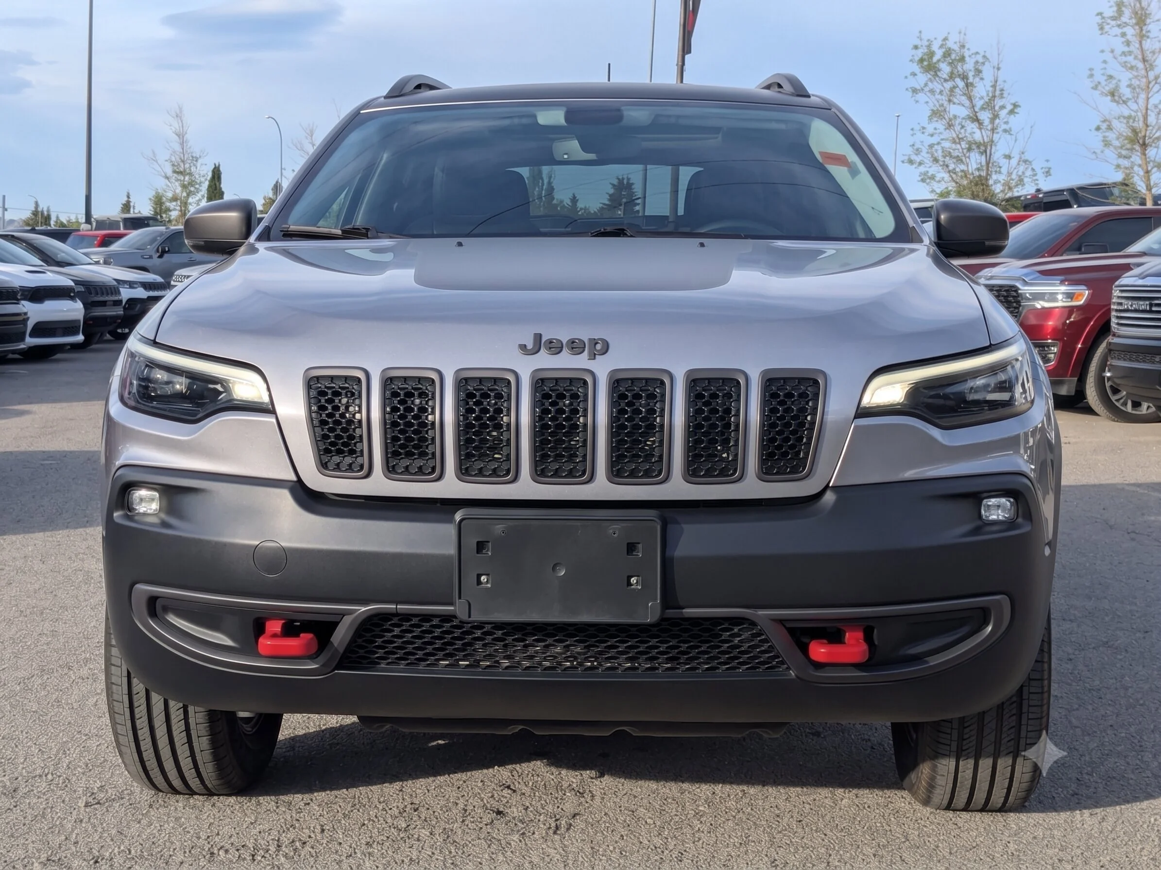 Used 2019 Grey Jeep Trailhawk Elite - Nappa Leather - Command View Sunroof - Trailer Tow - Heated & Cooled Seats image 3