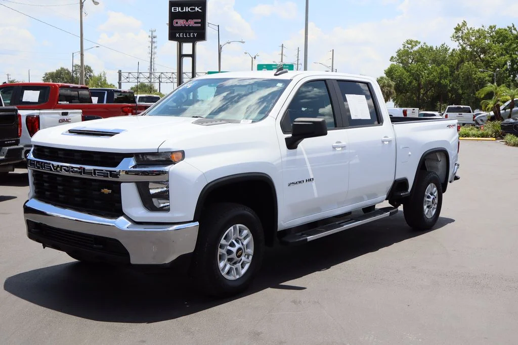 Used 2022 White Chevrolet LT image 5