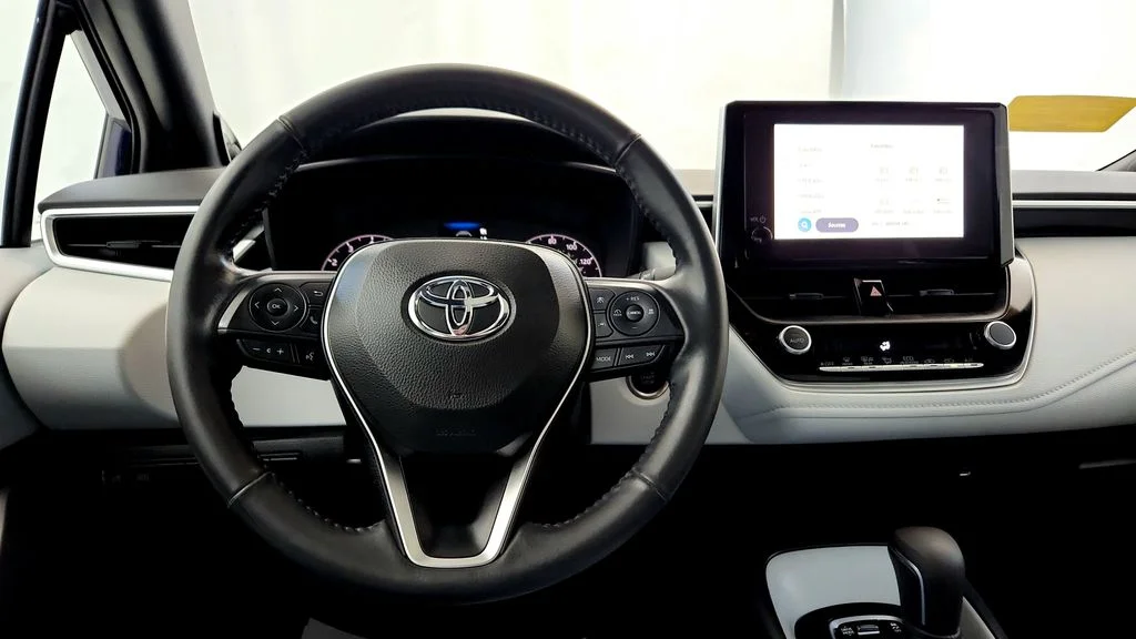 Used 2023  Toyota SE image 28