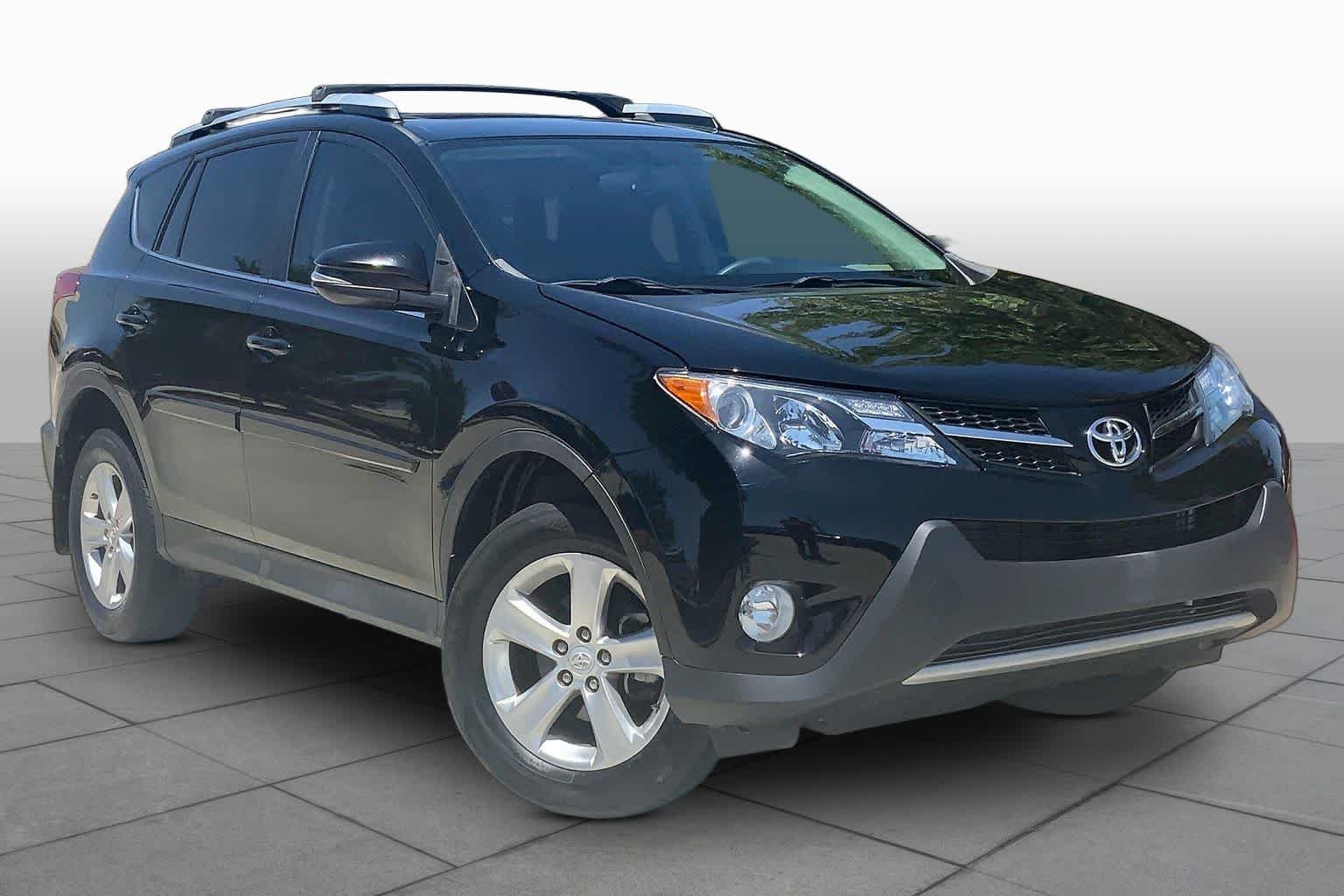 Used 2013 Black Toyota XLE image 2