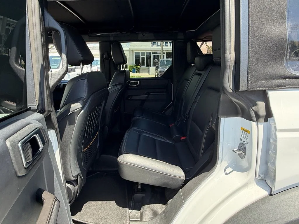 Used 2024 Oxford White Ford Badlands image 10