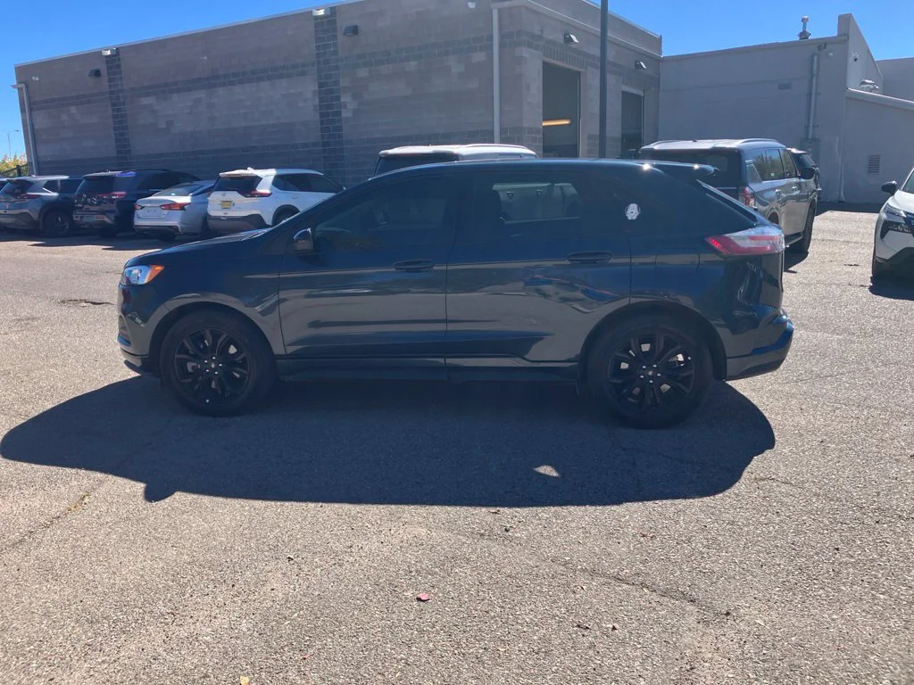 Used 2024 Blue Ford SE image 8