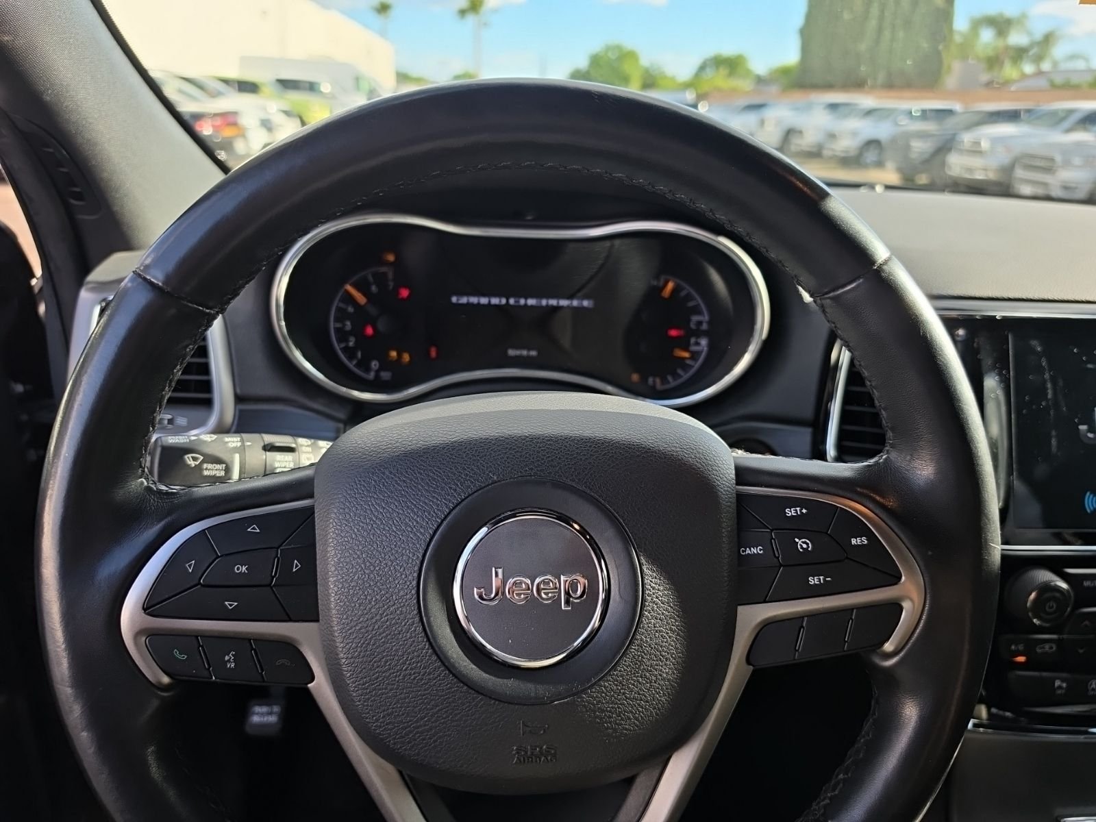 2020 Jeep Grand Cherokee Altitude photo 2