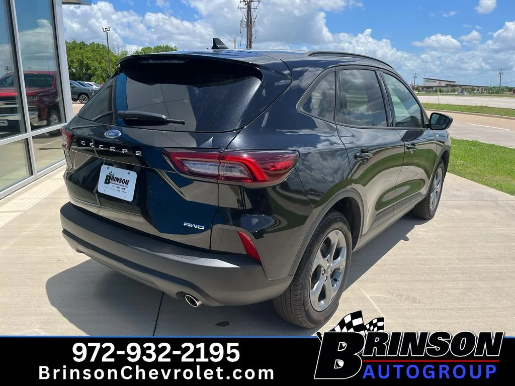 Used 2025 Agate Black Metallic Ford ST-Line image 7